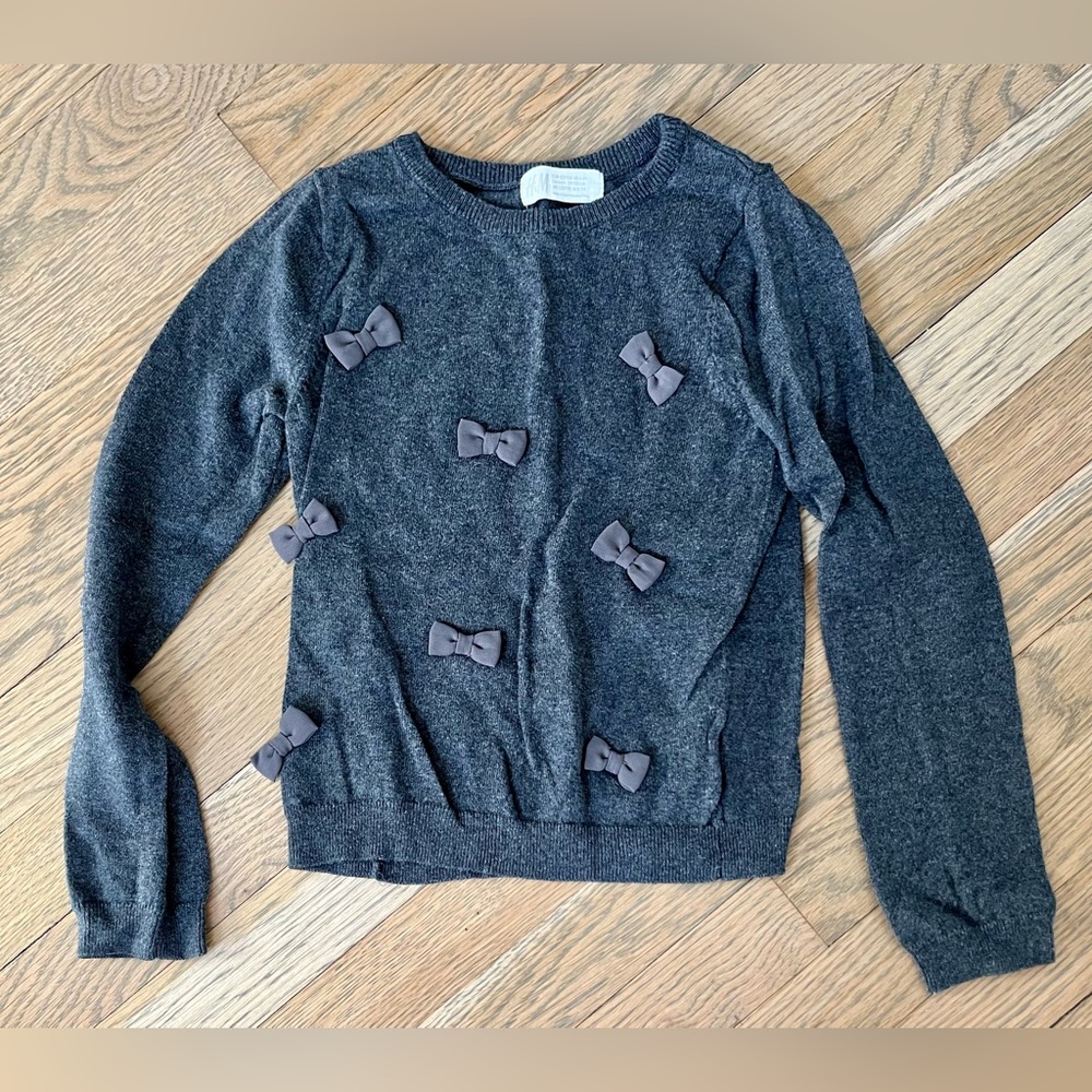 H&M kids Embellished Bow Sweater. Size 6-8